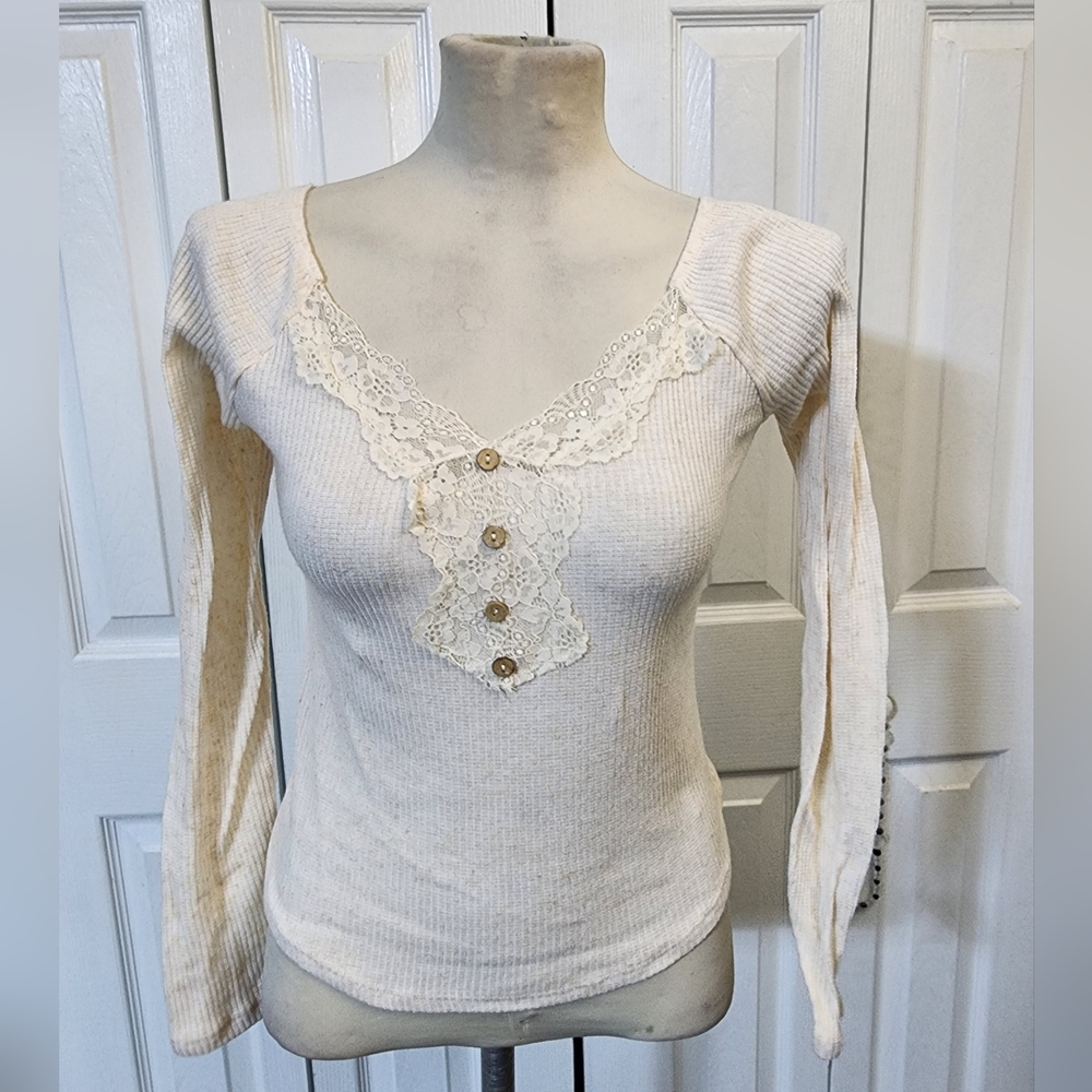 Francesca's Mi Ami Beige Lace Neckline Ribbed Top